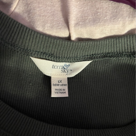 Green long dress - Picture 3 of 3